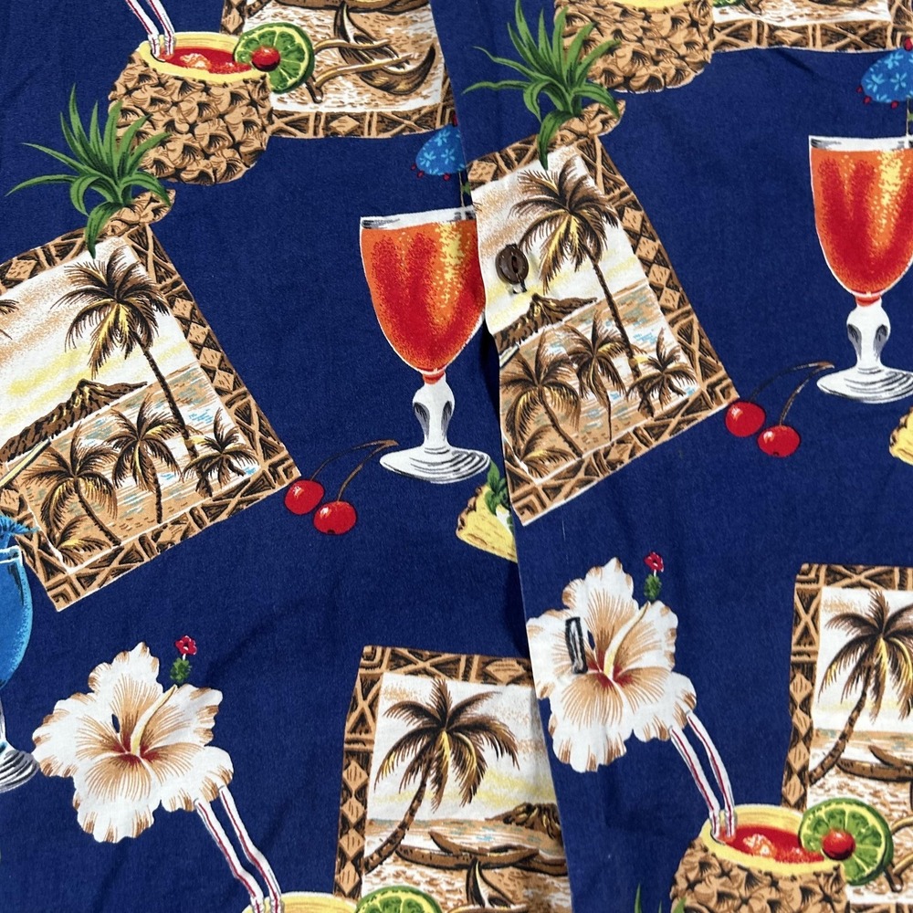 Winnie Fashion Shirt Mens XL Blue Hawaiian Cocktail Print Button Up Made Hawaii - Picture 7 of 12